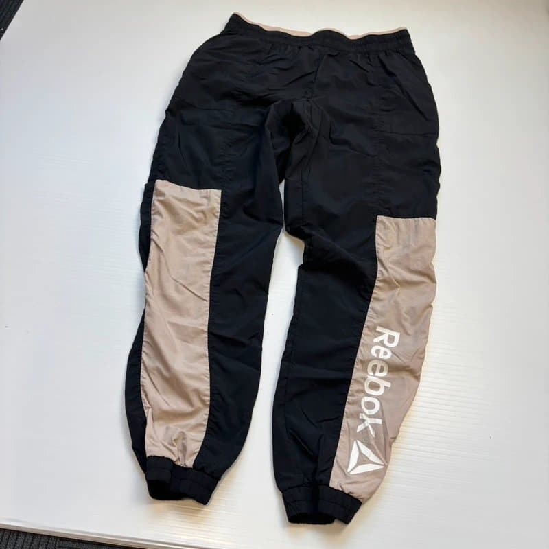 Reebok Women’s black Reebok tracksuit bottoms medium