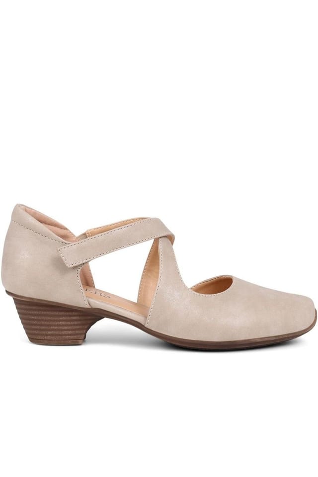 Pavers Pavers Women's Low-Heeled Court Shoes in Beige - 2