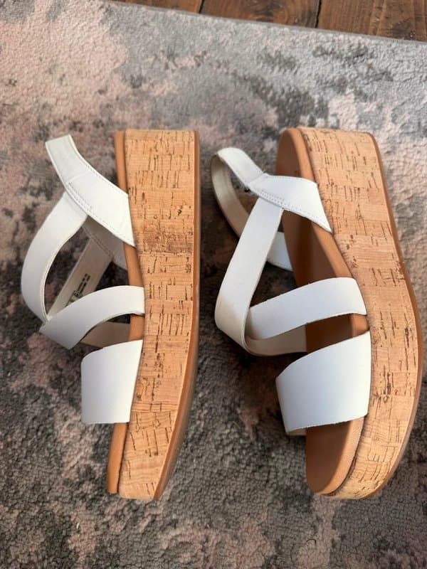 Clarks White leather Clarks strappy wedge sandals size 4 e