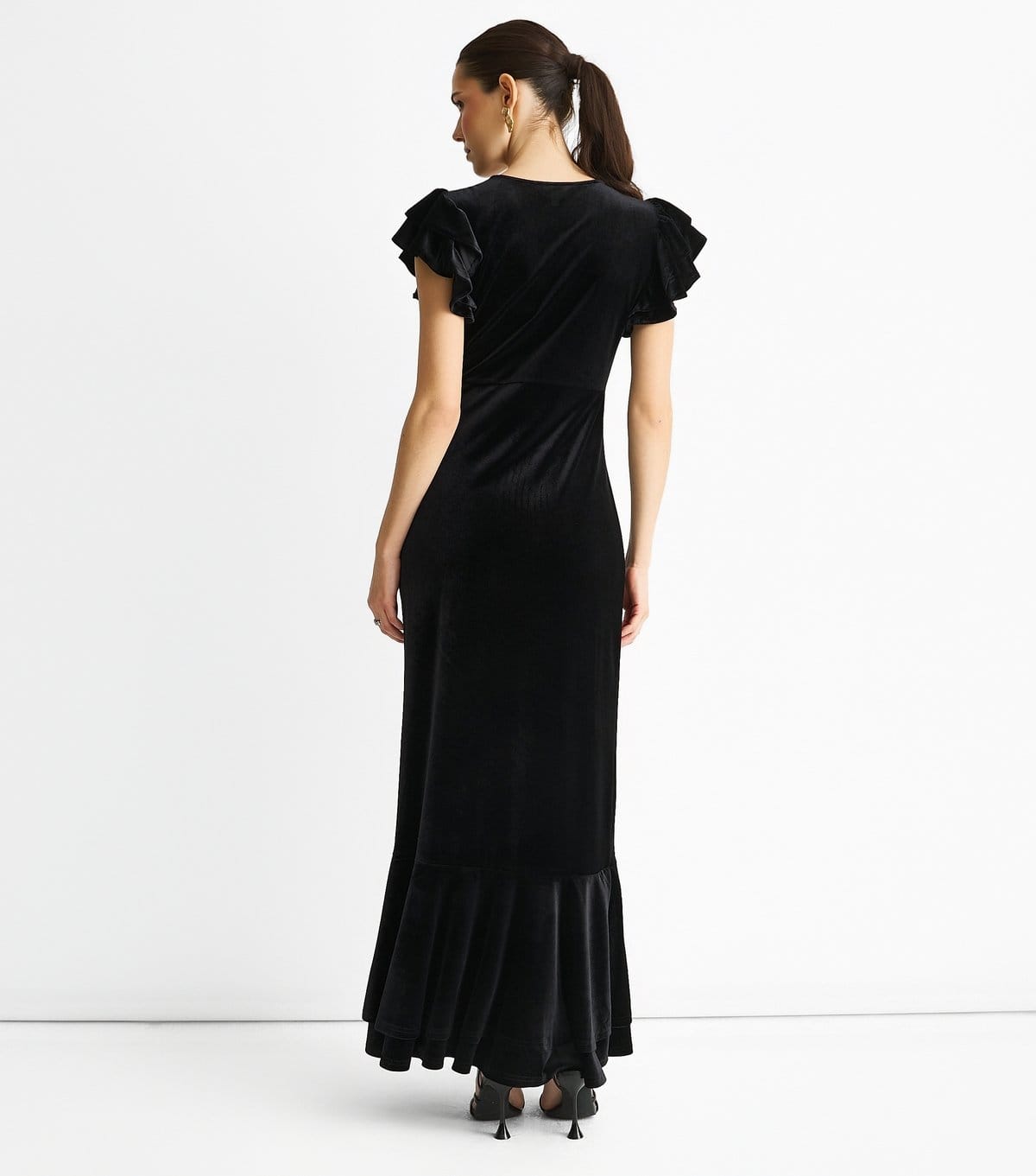 Gini London Women's Black V Neck Ruffle Sleeve Maxi Dress Gini London New Look - 4