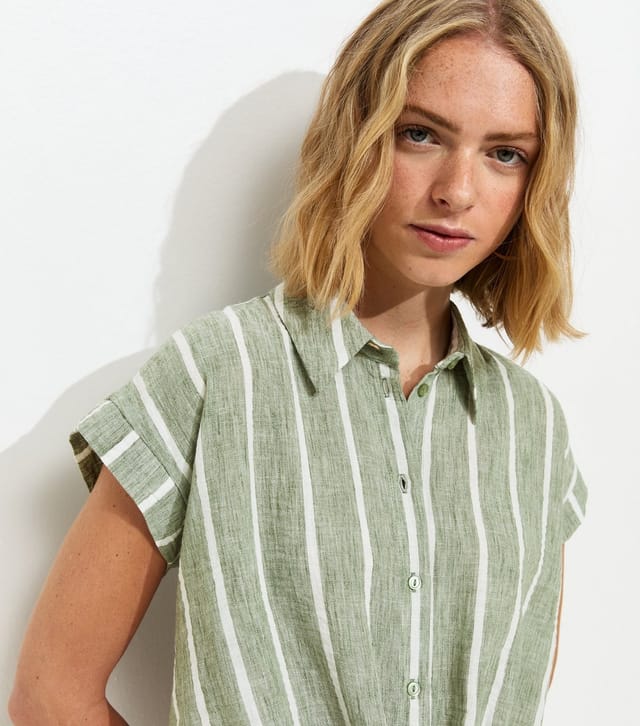 New Look Women's Green Striped Tie Front Shirt New Look - 2