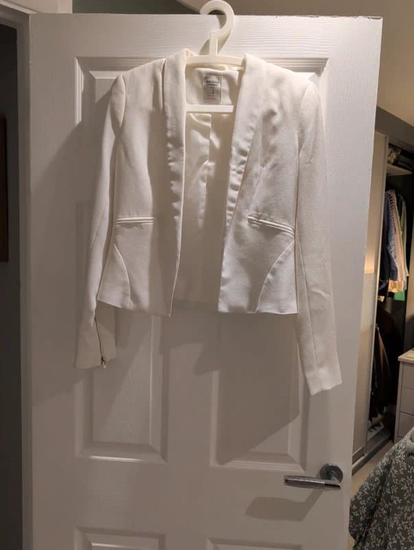 Bershka Bershka pale cream jacket/blazer size medium (8)