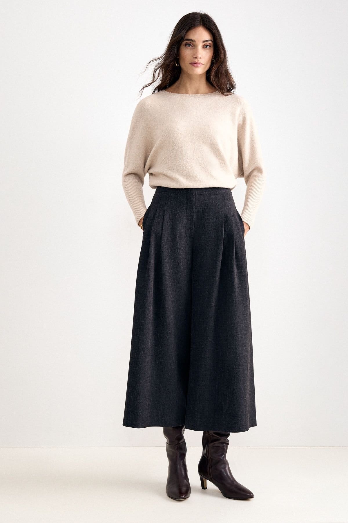 Phase Eight Phase Eight Women's Belle Crop Trouser in Dark Grey - 1