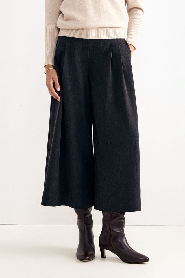 Phase Eight Phase Eight Women's Belle Crop Trouser in Dark Grey - 3