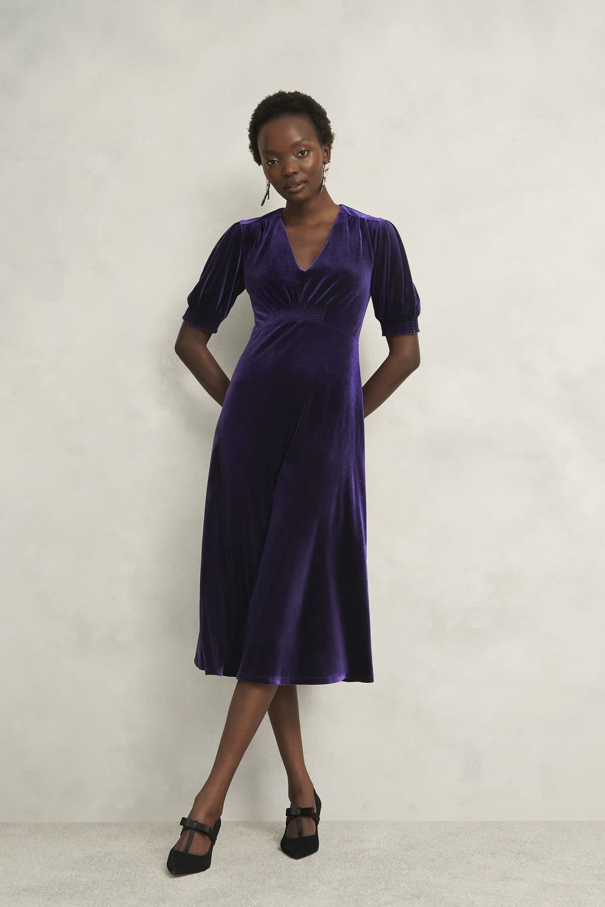 Hobbs London Hobbs London Women's Dormer Velvet Midi Dress in Aubergine