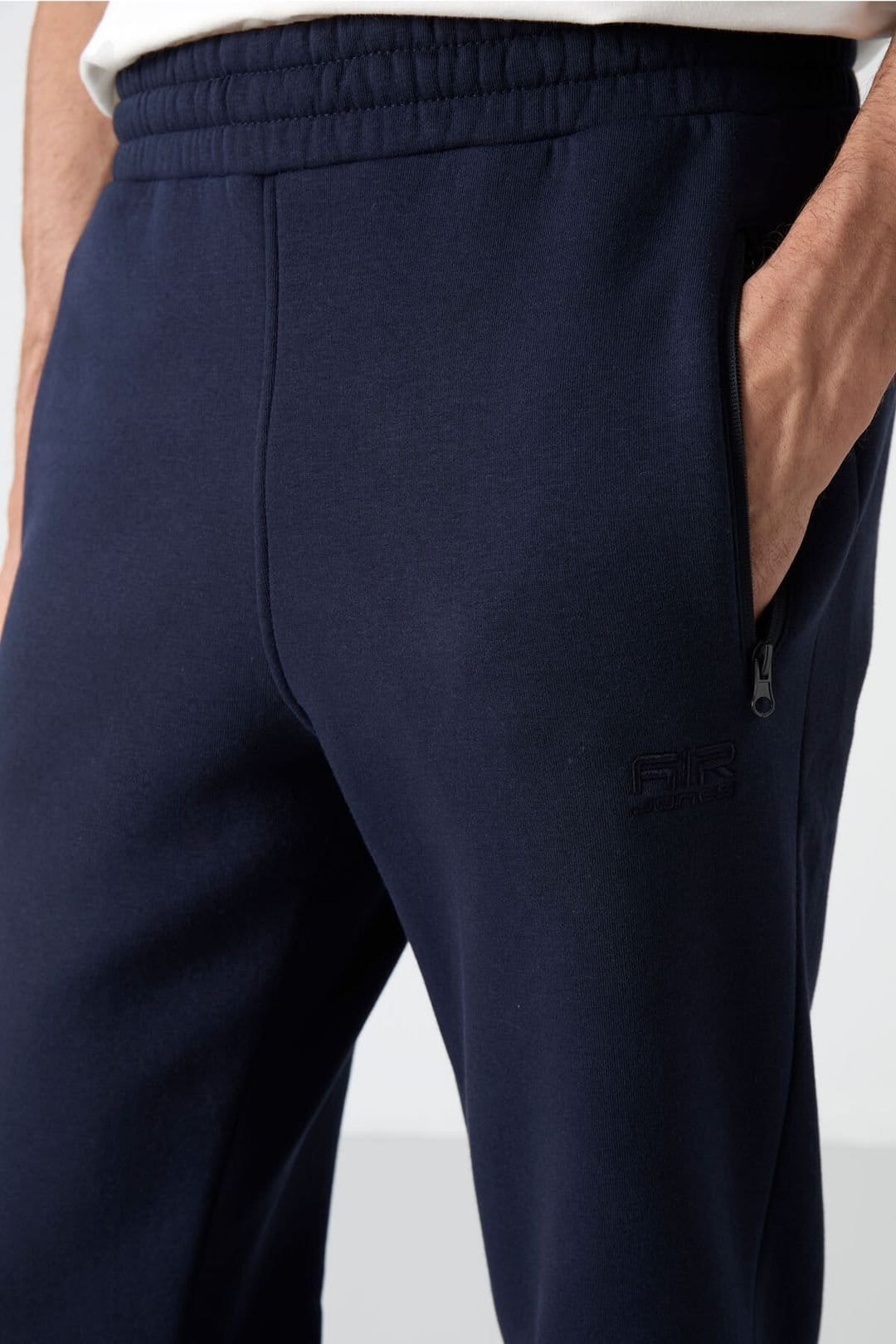 Tommy Life Tommy Life Men's Jogger Sweatpants in Dark Navy - 4