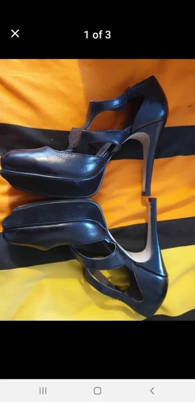 Topshop Stylish black leather heels size 4.5