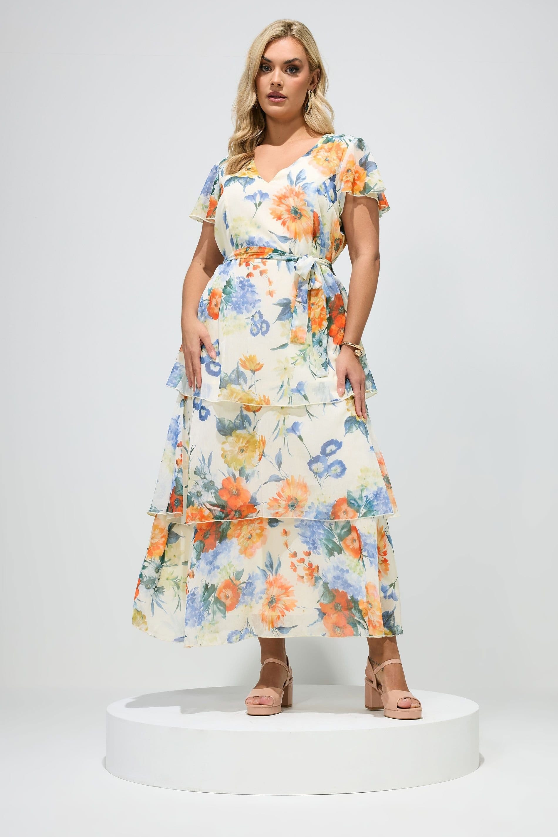 Yours Yours Women's Floral Tiered Maxi Dress in Off-White - 4