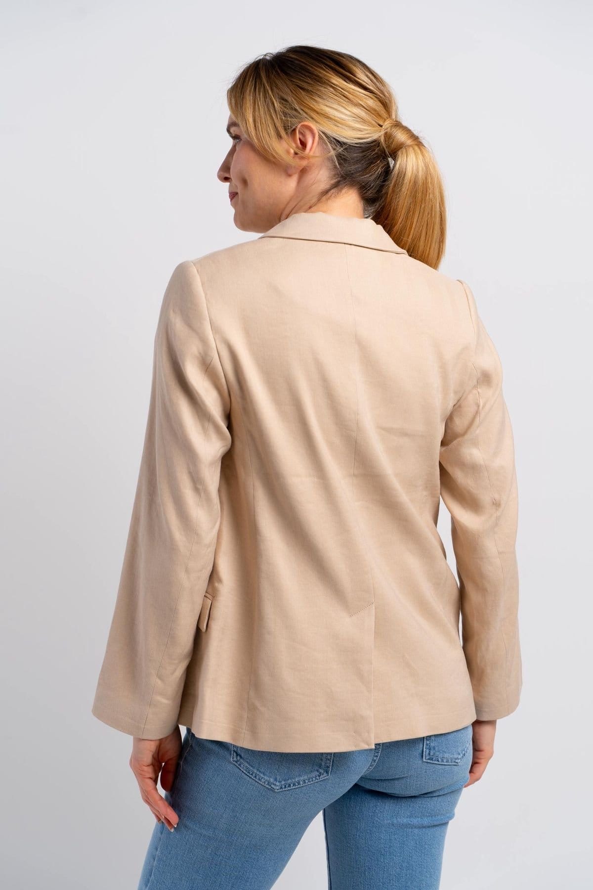 Kettlewell Kettlewell Women's Iona Linen Blazer in Cream - 4