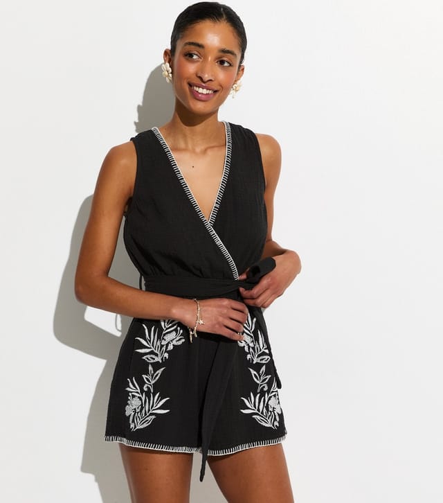 New Look Women's Black Palm Embroidered Sleeveless Playsuit New Look - 2