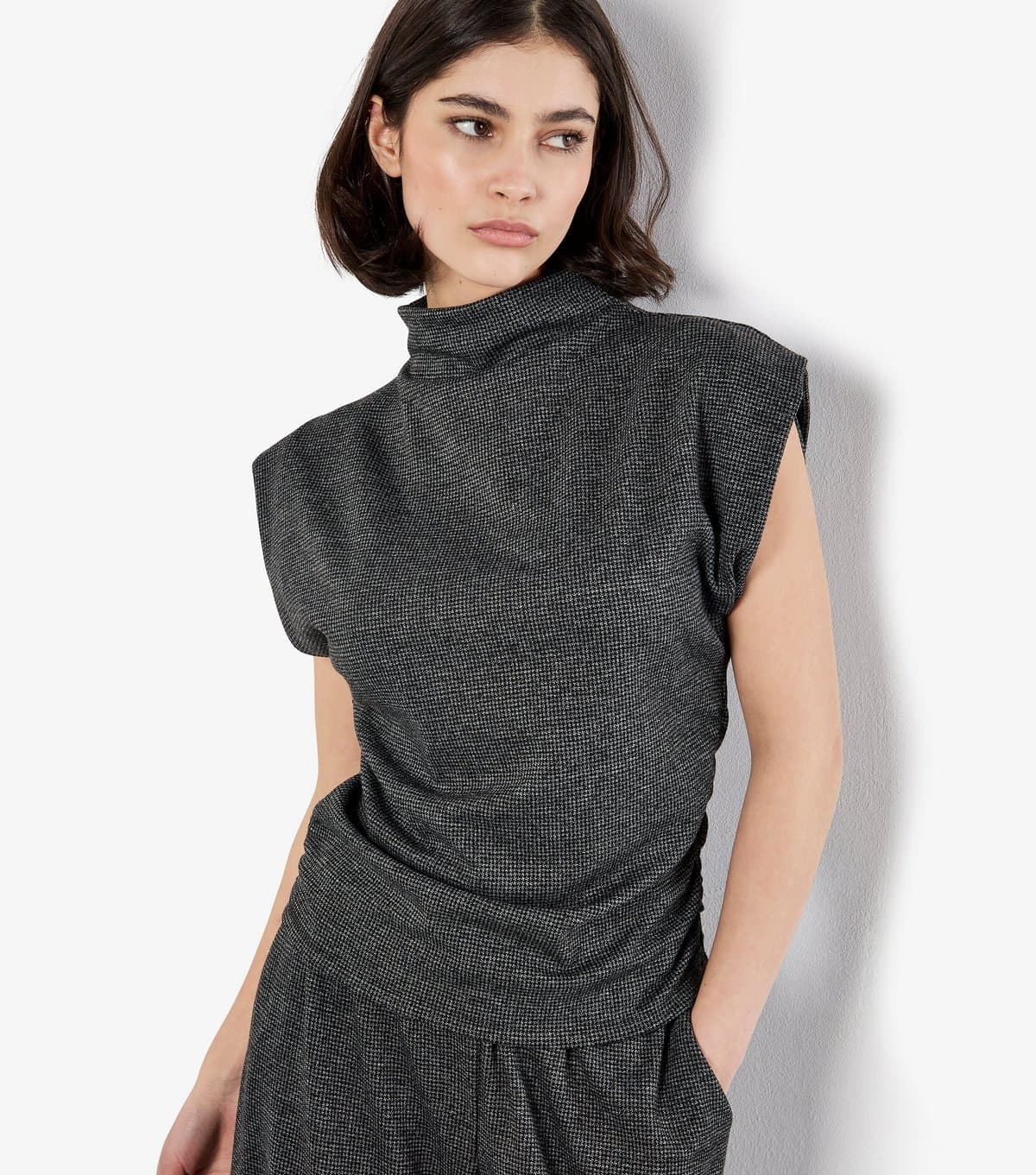 Apricot Women's Dark Grey Dogtooth Pattern Ruched Top Apricot New Look