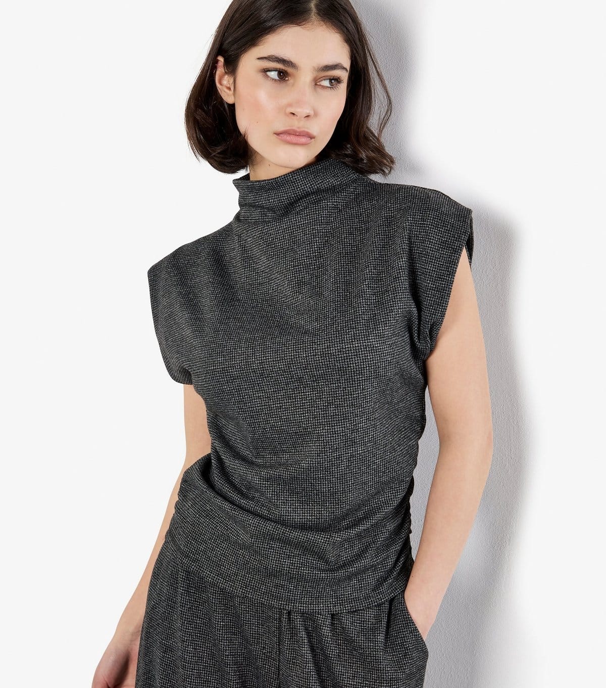 Apricot Dark Grey Dogtooth Ruched Top