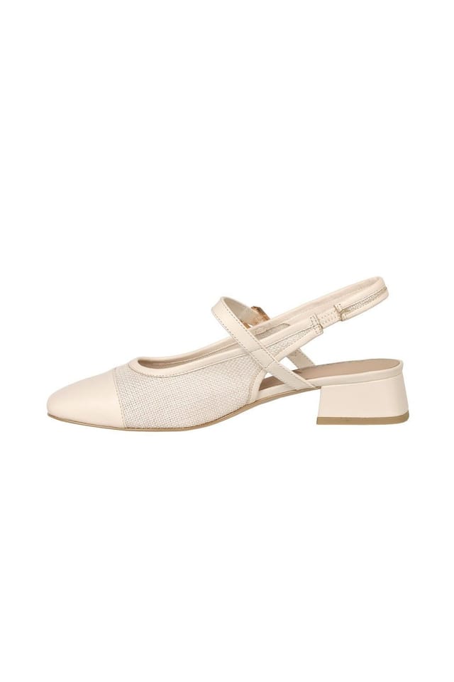 Caprice Caprice Women's 'Voyage's Open Court Shoes in Off-White - 2