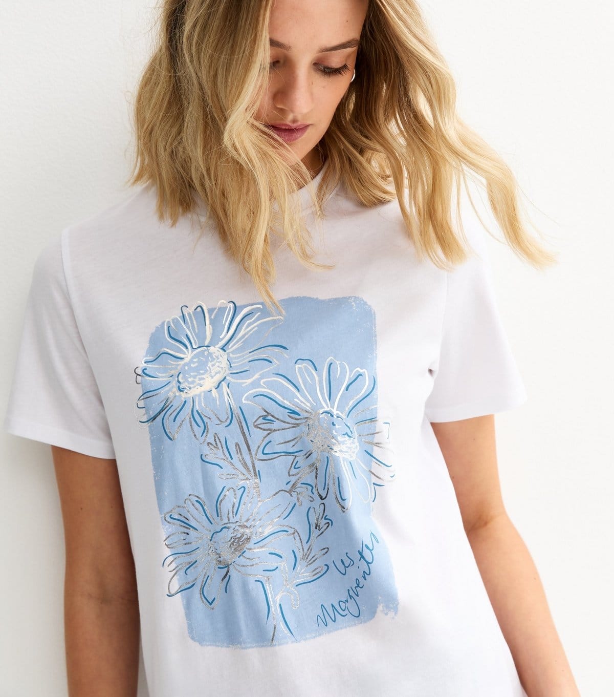 New Look Women's Light Blue Foiled Flower Print T-Shirt New Look - 4