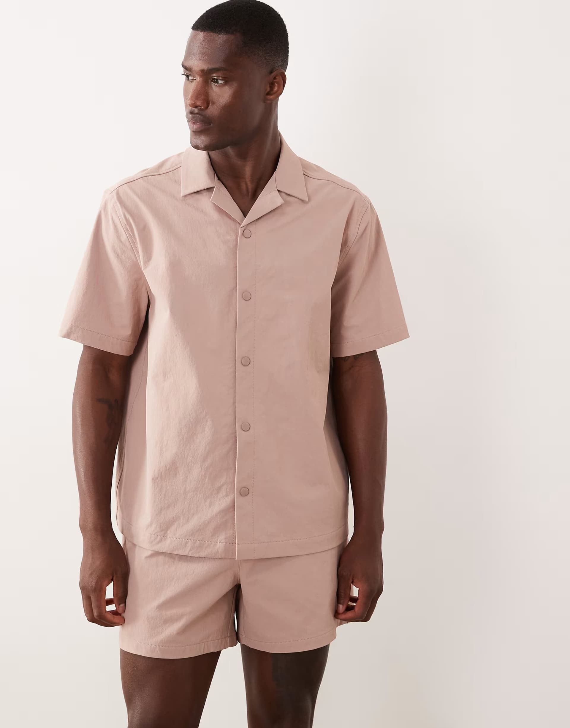 ASOS ASOS DESIGN motionMAX™ regular revere shirt in light pink