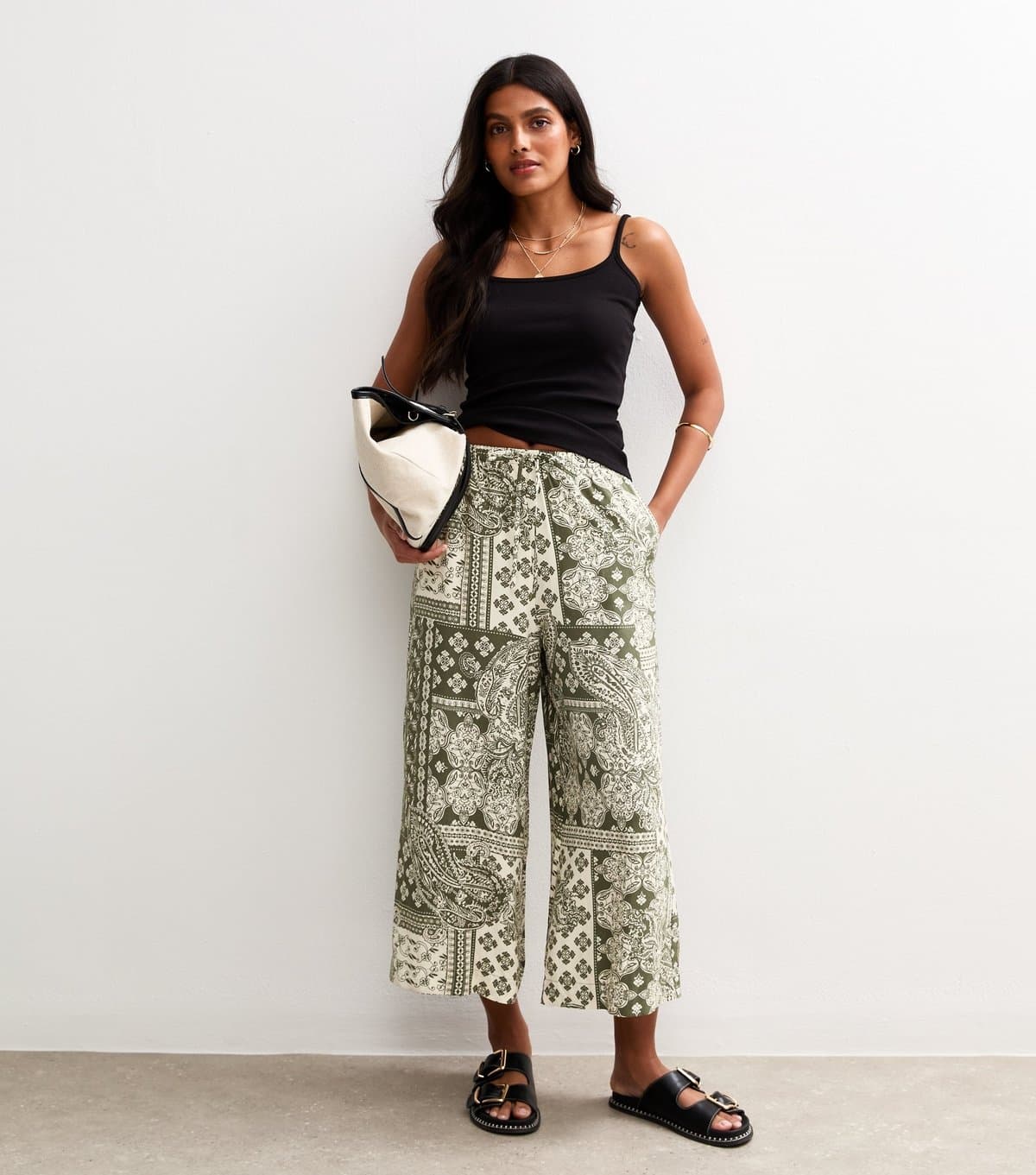 New Look Women's Green Paisley Scarf Print Wide Leg Crop Trousers New Look