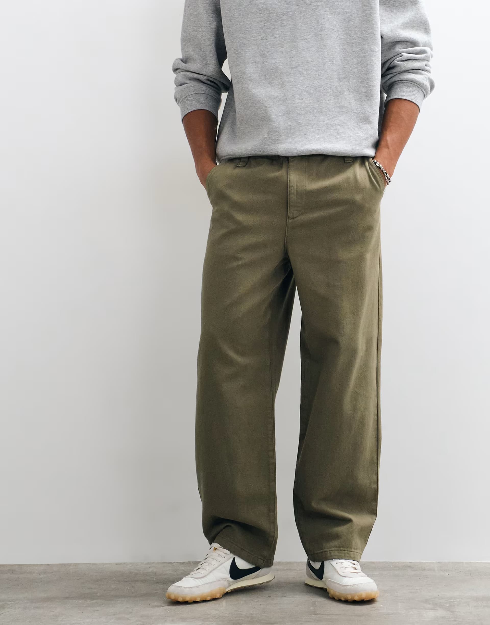 ASOS ASOS DESIGN loose trousers in khaki with elasticated waist
