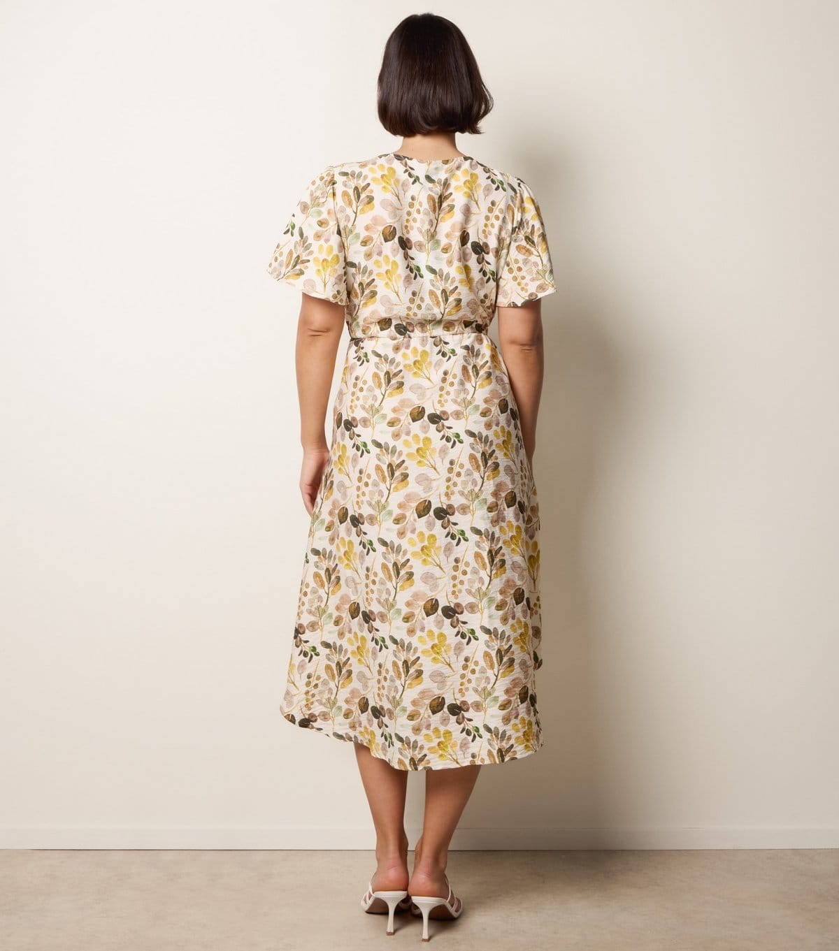 Blue Vanilla Women's Yellow Leaf Print V-Neck Midi Dress Blue Vanilla New Look - 4