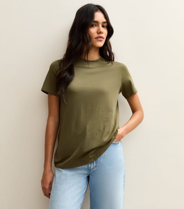 New Look Women's Green Cotton Crew Neck T-Shirt New Look - 2