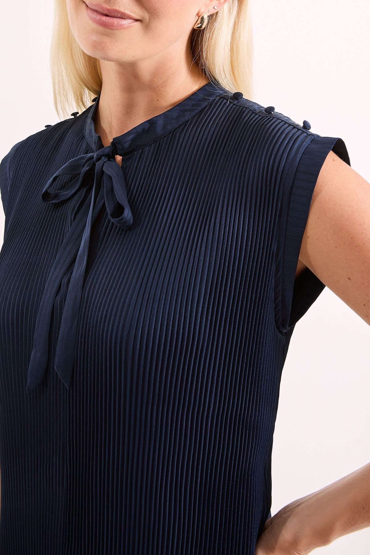 Principles Principles Women's Plisse Tie Front Midi Dress in Navy - 4