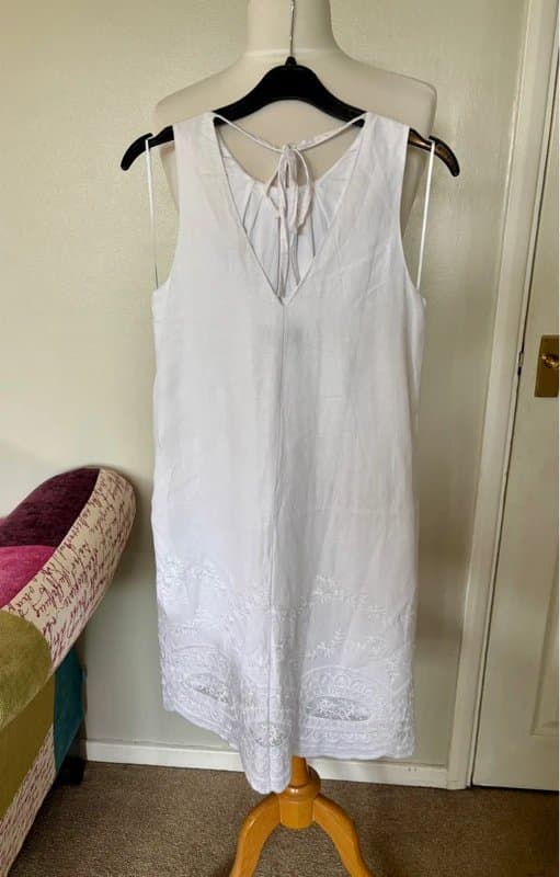 Next NEW Next white linen embroidered hem dress - size 8