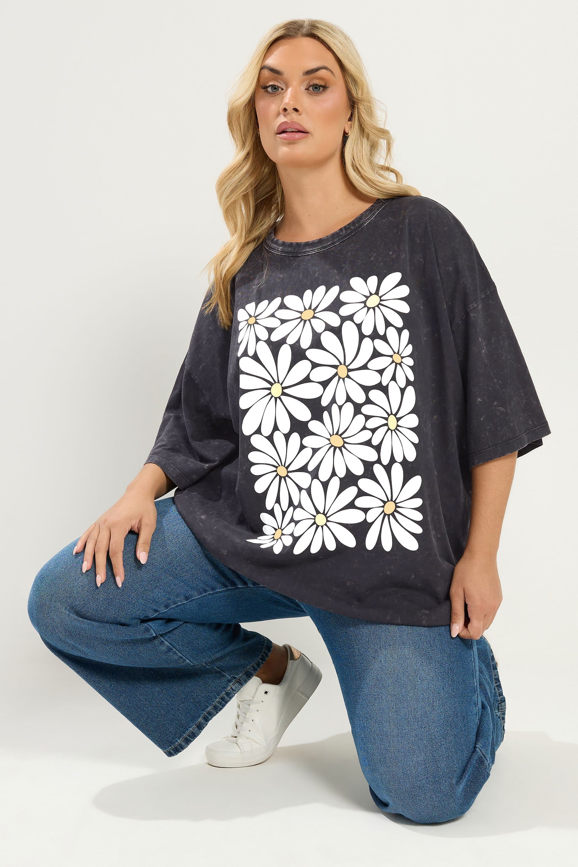 Yours Plus Size Grey Acid Wash Boxy Daisy Print Tshirt