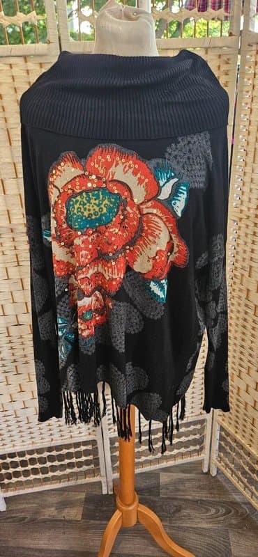 Klass. Klass supersoft floral Poncho jumper xl
