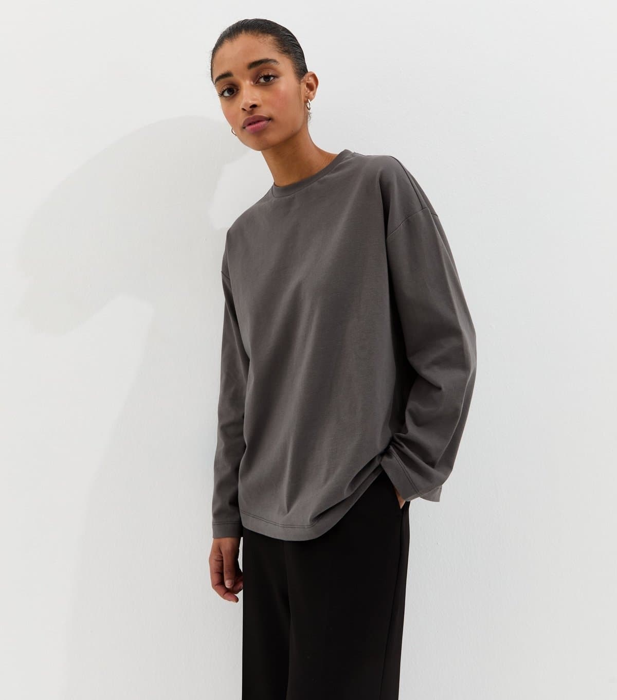 New Look Women's Dark Grey Heavyweight Cotton Long Sleeve T-Shirt New Look