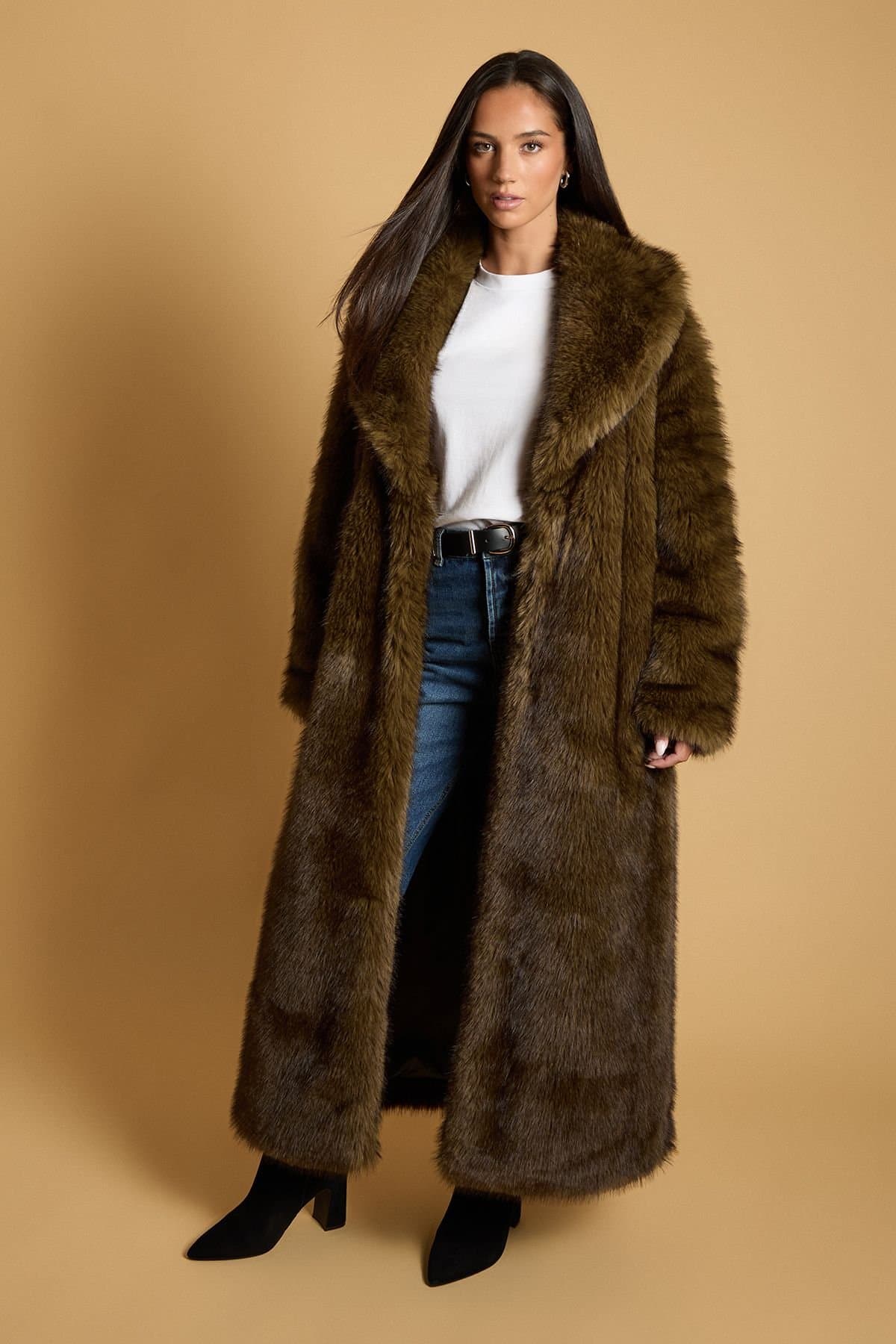 Oasis Oasis Women's Maxi Faux Fur Plush Coat in Dark Green