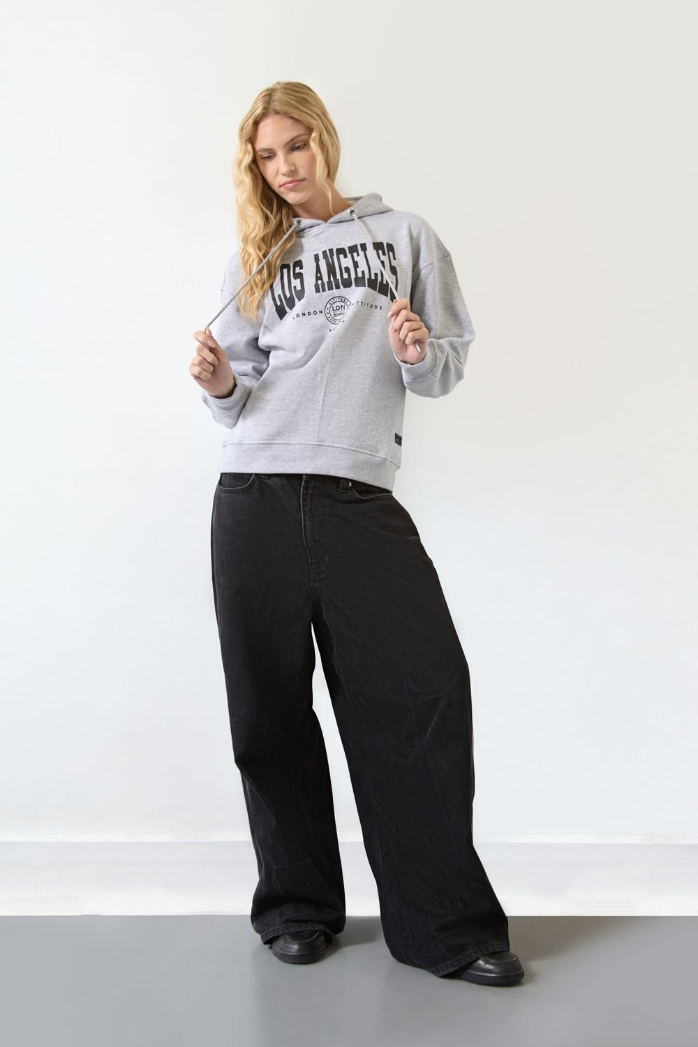 LONDON ATTITUDE LONDON ATTITUDE Women's Relaxed Fit "Los Angeles" Printed Hoodie Grey in Light Grey - 2