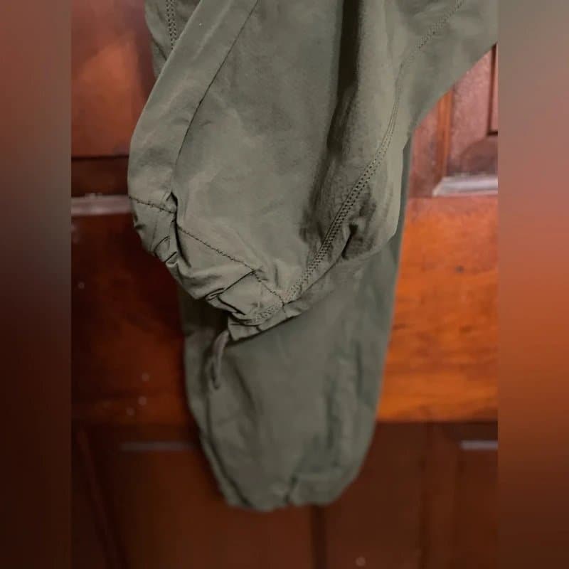 Athleta Athleta women's size 6 green pants