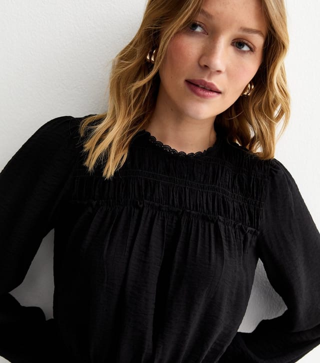 New Look Women's Black Shirred Crew Neck Blouse New Look - 2