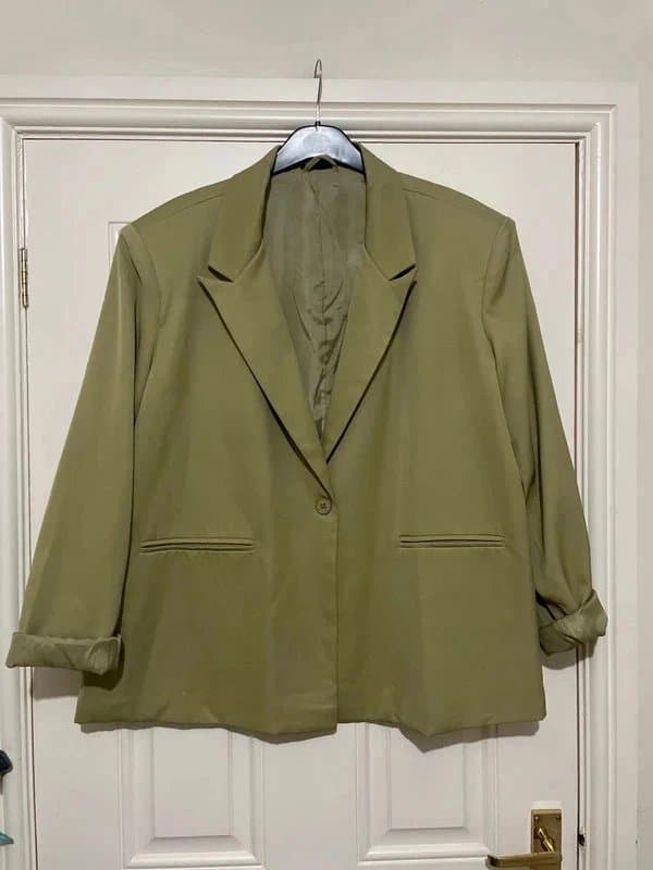 PrettyLittleThing Pretty Little Thing blazer size 18