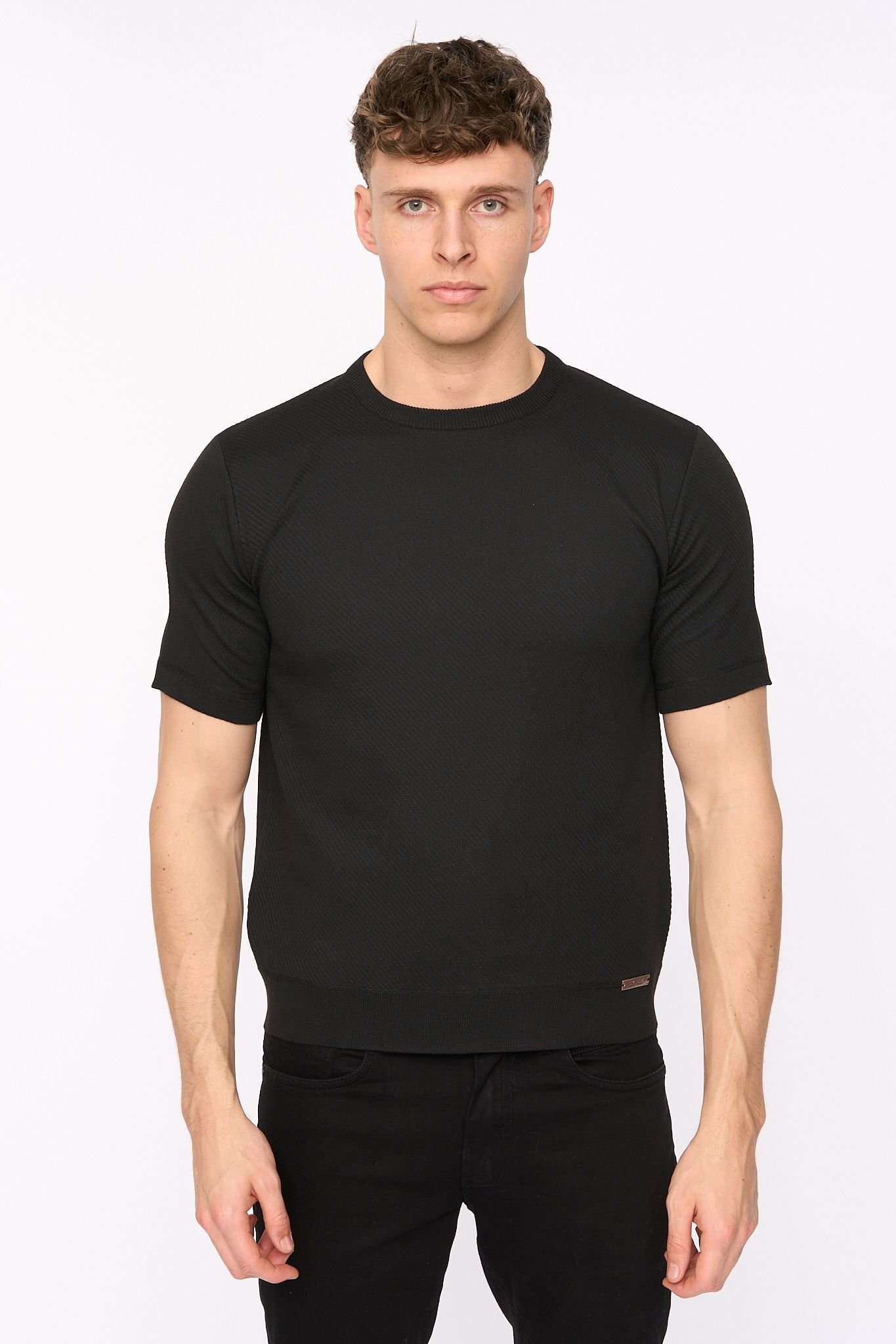 Duck and Cover Duck and Cover Men's Marvela Structured Knitted T-Shirt with Metal Badge in Black - 3