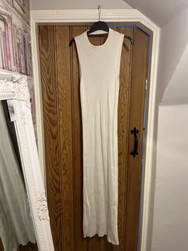 Bershka Long knitted cream dress Bershka