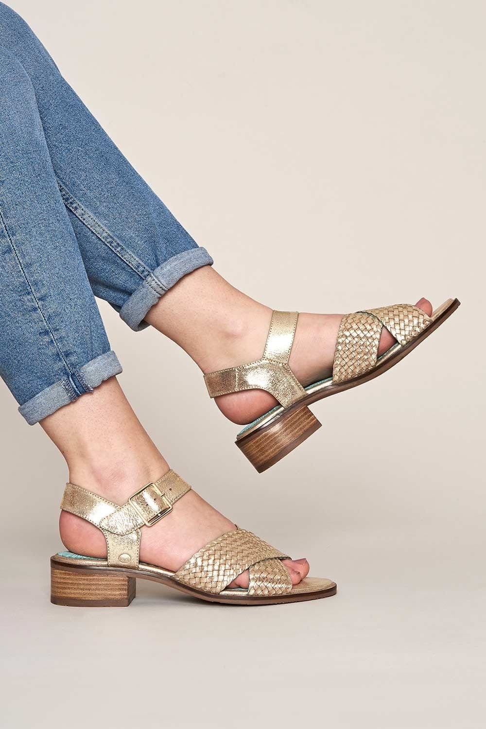 Moshulu Moshulu Women's 'Sapporo' Heeled Leather Sandals in Metallic Gold - 1