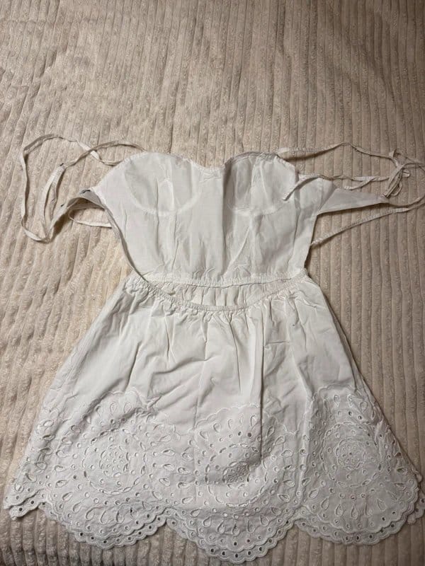 Bershka White summer dress with embroidery. - 1