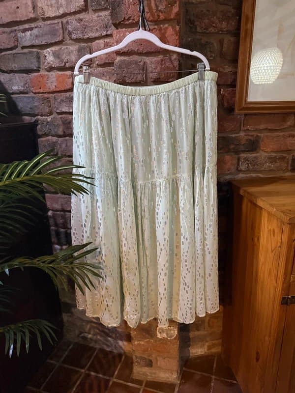 New Look Pale green chiffon maxi skirt size 18