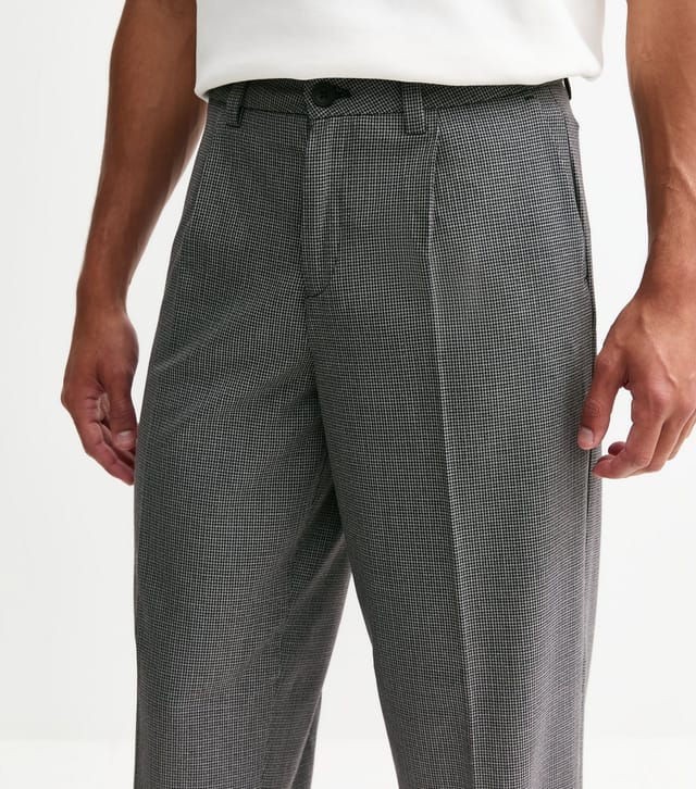 New Look Men's Black Checked Pleated Oversized Tailored Trousers New Look - 2