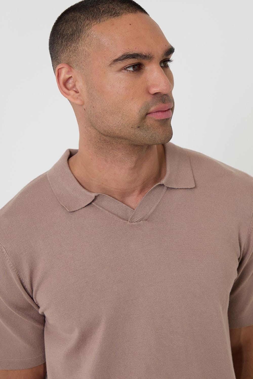 Threadbare Threadbare Men's Knitted Short Sleeve Trophy Neck Polo in Taupe - 4