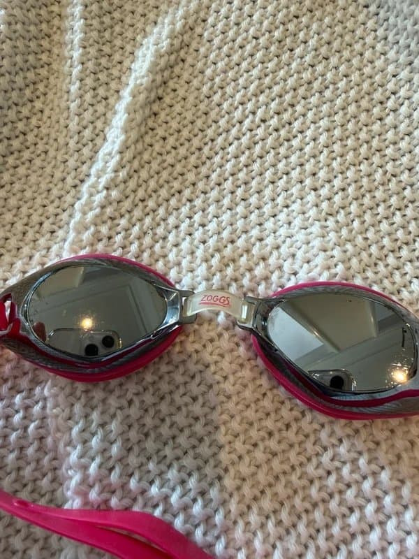 Zoggs Pink swimming goggles