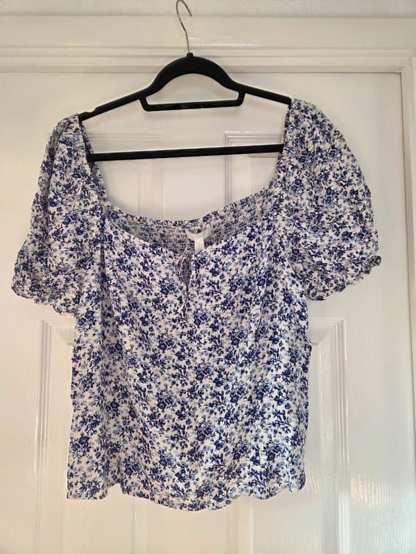 H&M Blue and White Floral Top