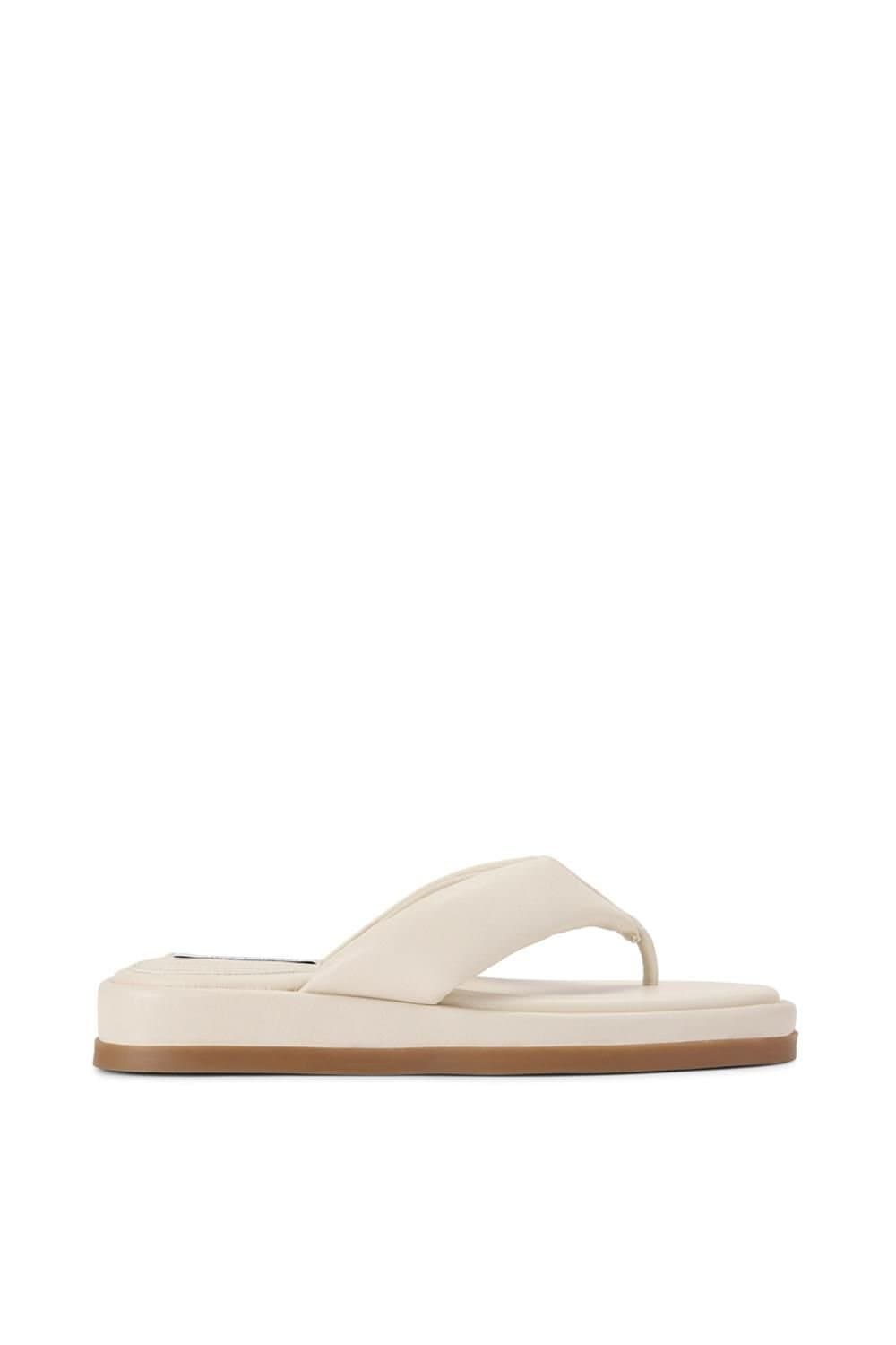 Steve Madden Steve Madden Women's 'Bella White' Sandals in White