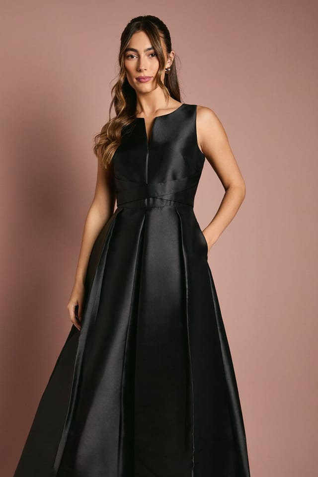 Coast Coast Women's Twill Notch Neck Neck Fit & Flare Bridesmaid Dress in Black - 2
