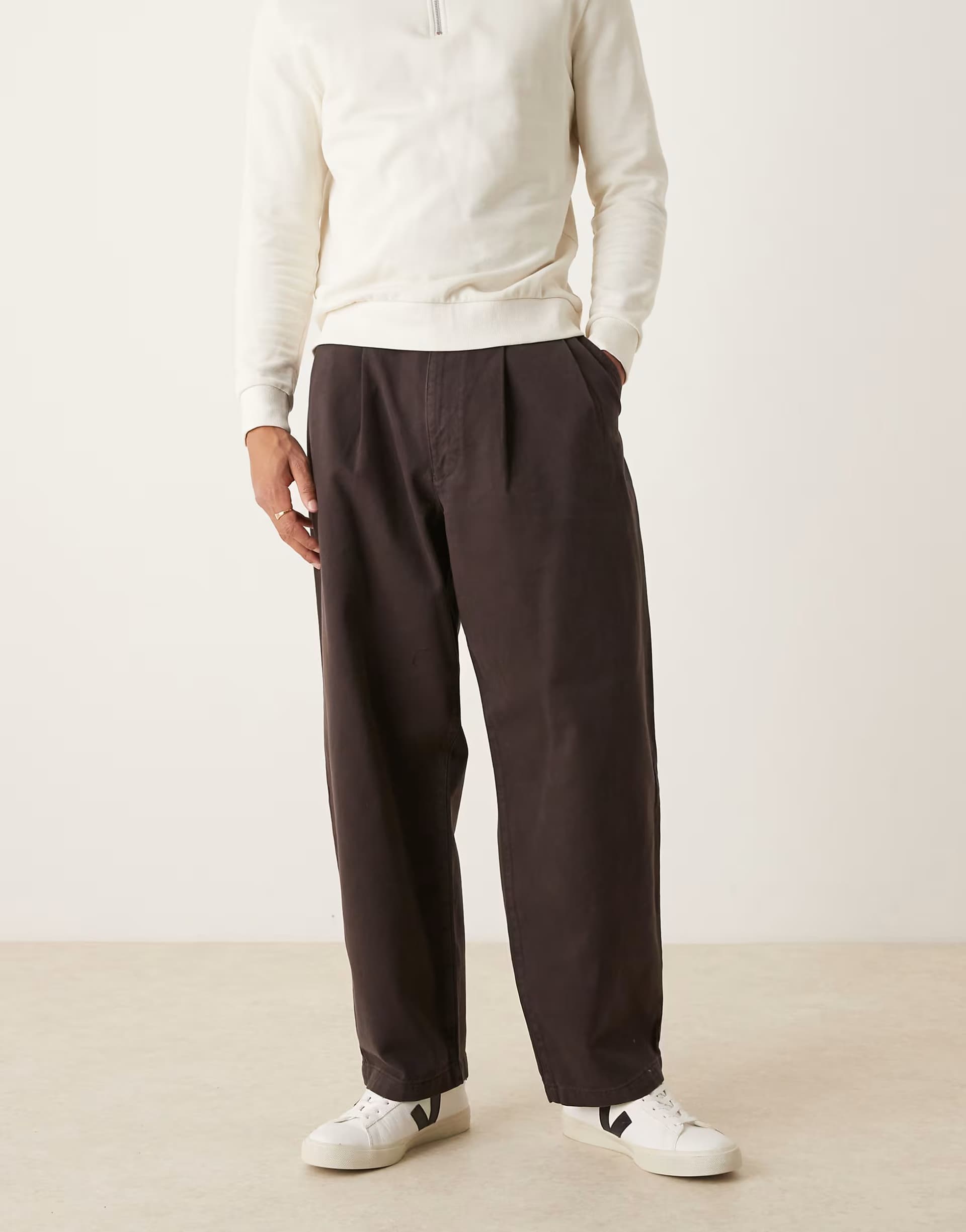 ASOS ASOS DESIGN loose straight trousers in brown with double pleats