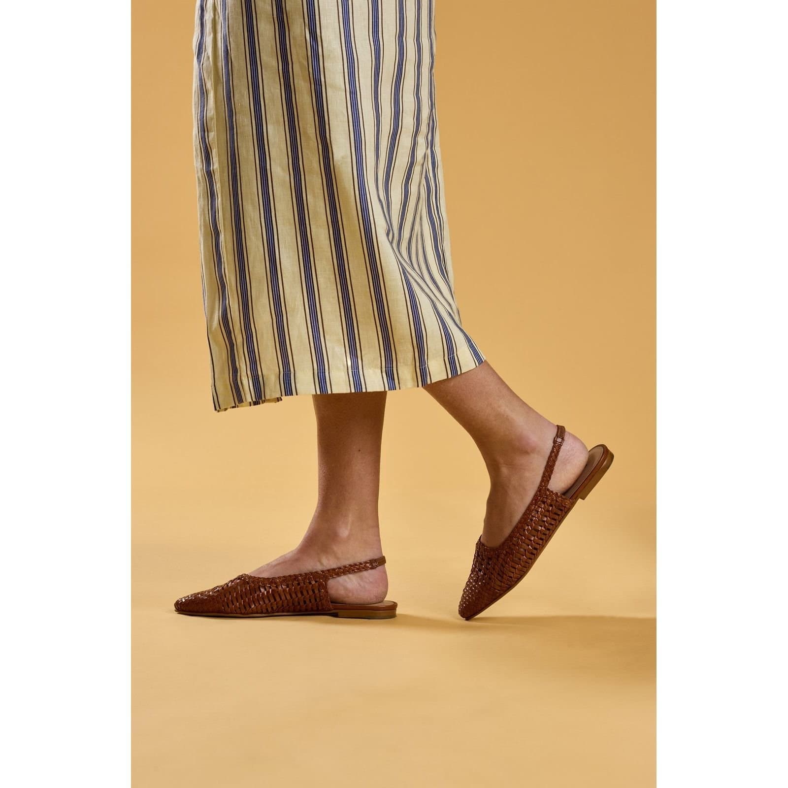 Hush Puppies Hush Puppies Women's Dalia Woven Slingback Ballerinas in Tan