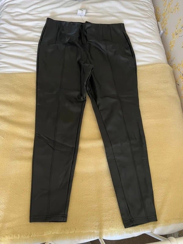 New Look Women’s New Look black faux leather leggings