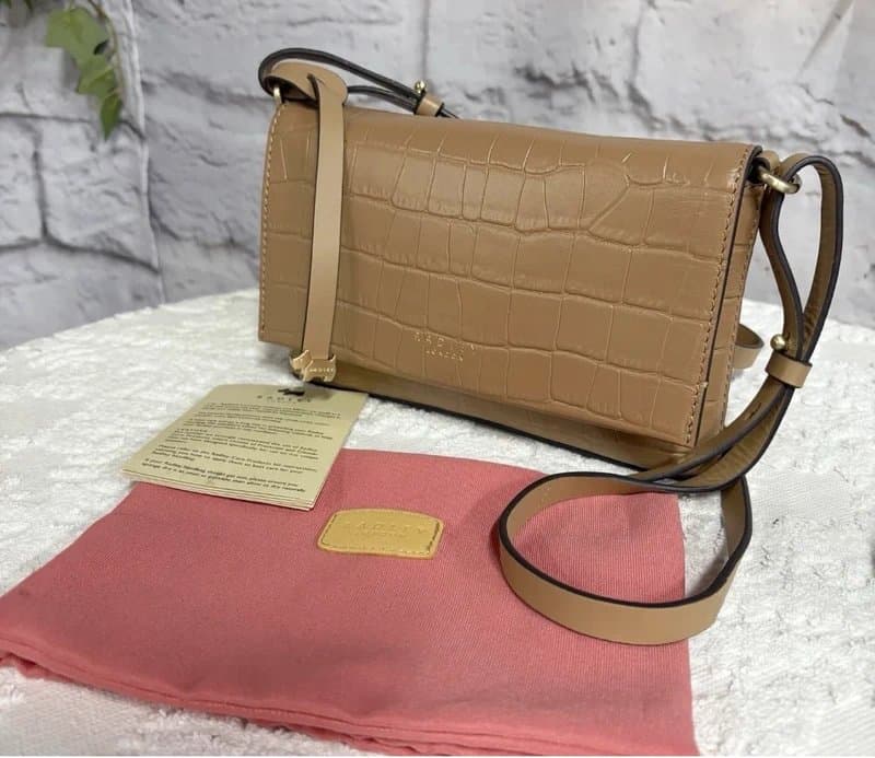 Radley Radley Bnwot “Lexington Lane” Ladies small leather crossbody/clutch bag