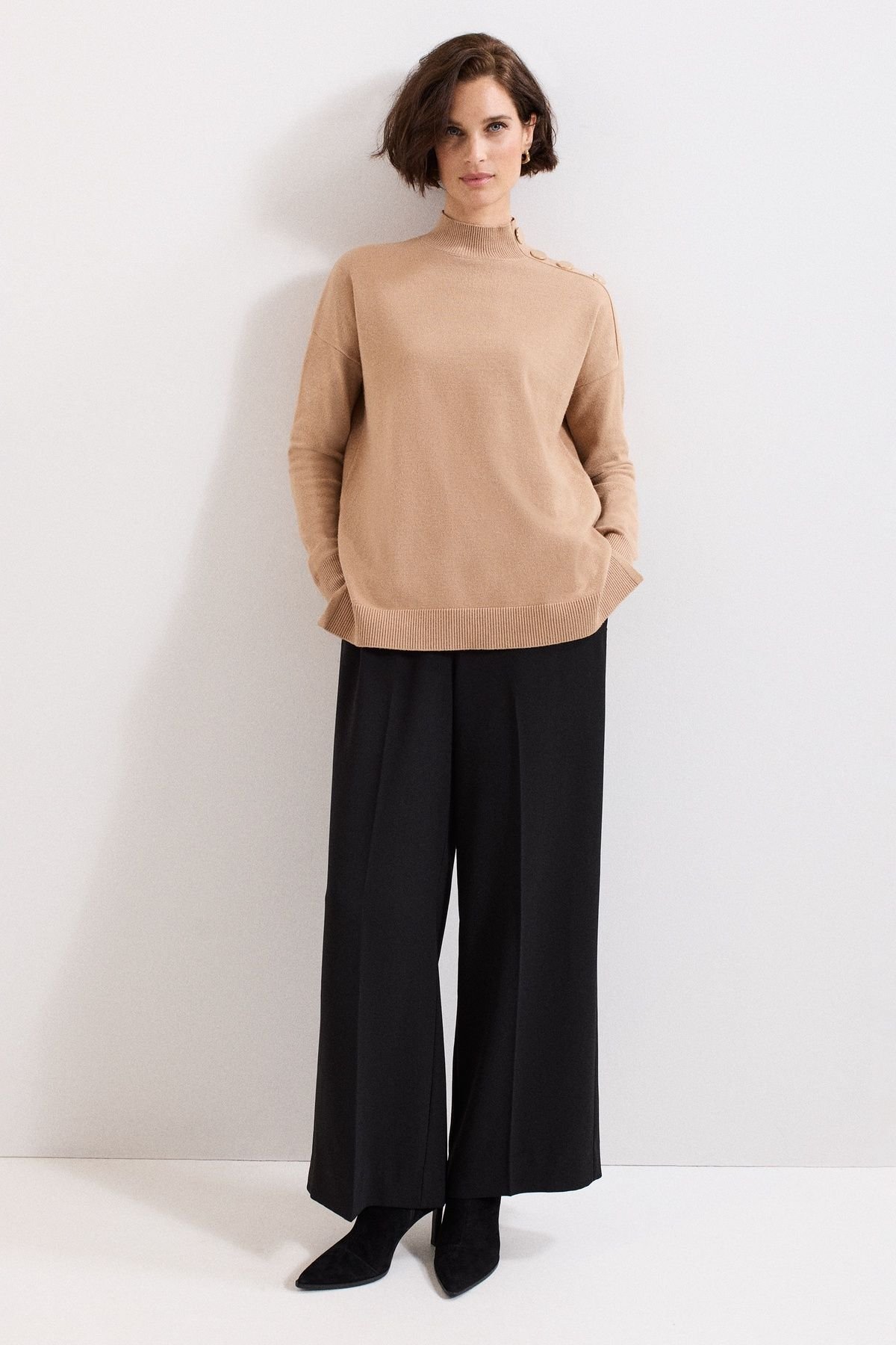 Phase Eight Phase Eight Women's Holly Button Sweater in Light Tan - 3