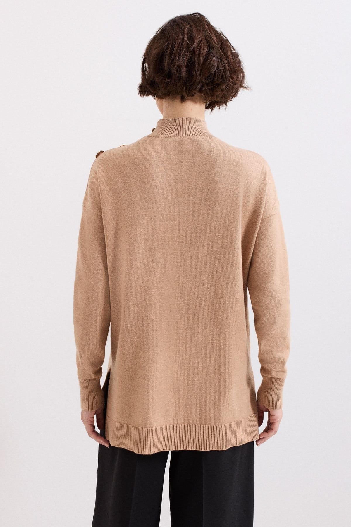 Phase Eight Phase Eight Women's Holly Button Sweater in Light Tan - 4